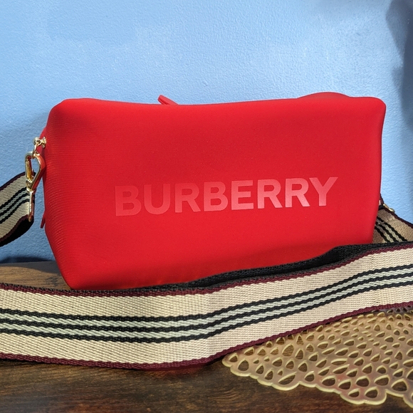 Burberry - Picture 8 of 12